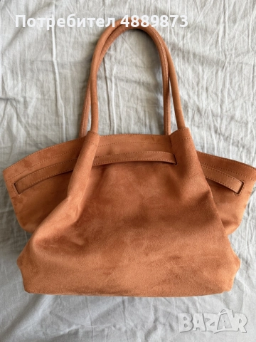 JW PEI Hana Medium Faux Suede Tote Bag, снимка 9 - Чанти - 55332633