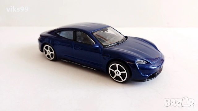 Bburago Porsche Taycan Turbo S - Мащаб 1:46, снимка 6 - Колекции - 53996303