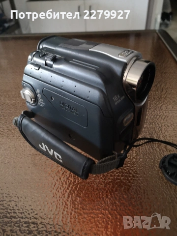 JVC Digital Camcorder GR-D33 Mini DV, снимка 3 - Камери - 54788722