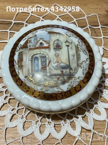 Винтажна порцеланова кутийка с щъркел – ръчно рисована.1950-1970 г., снимка 3 - Антикварни и старинни предмети - 54128734