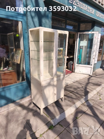 Автентична лекарска витрина , снимка 2 - Антикварни и старинни предмети - 54119618