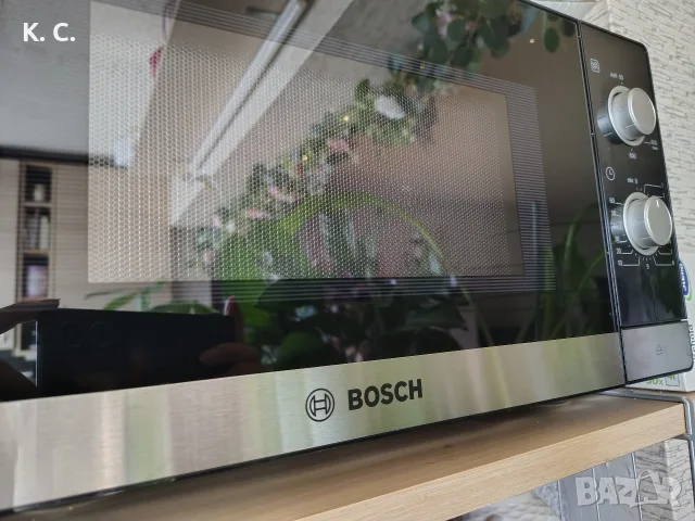 Продавам микровълнова Bosch 
