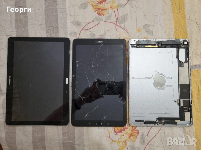 Два таблета Samsung и един iPad Air 2 (A1566) за части