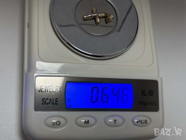 2 броя еднакви! Златни Кръстчета - 1,20 грама/двете/, 14К (проба 585), снимка 8 - Колиета, медальони, синджири - 54055360