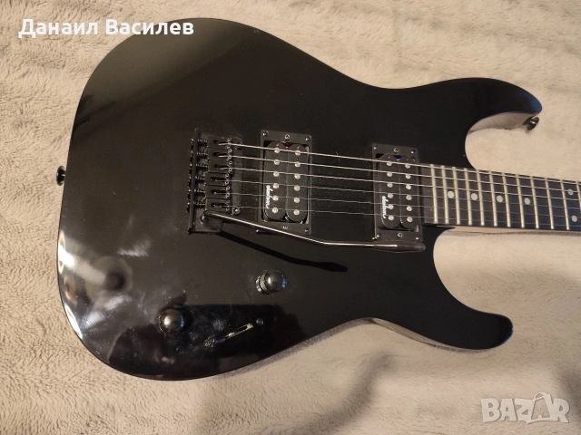 Продавам електрическа китара Jackson JS11 Dinky Black в много добро състояние., снимка 2 - Китари - 55014172