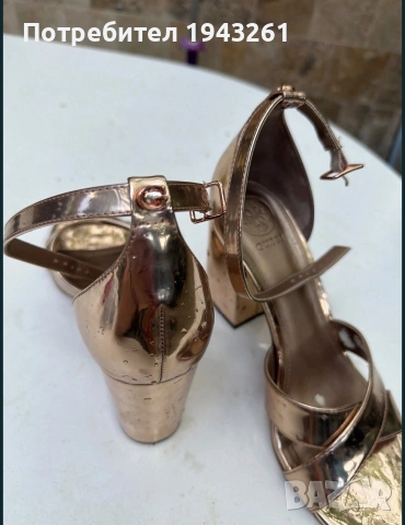 Дамски  Сандали на марката  Guess 