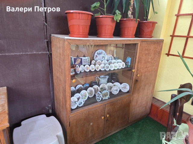 Библиотека от естествено дърво
