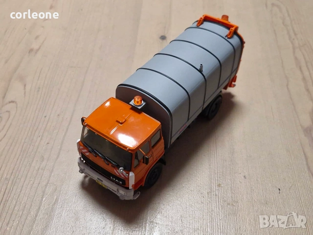 LIAZ 110.820 BOBR 16.2 боклукчийски 1974 - мащаб 1:43 на DeAgostini моделът е нов в блистер, снимка 7 - Колекции - 55016725