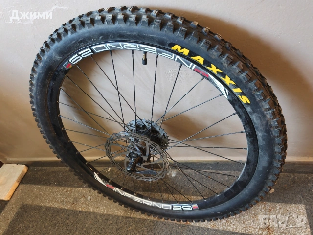Цяла капла с гума MAXXIS MINION DHR II 26 x 2.50 (като нова ) с диск и касета, снимка 2 - Части за велосипеди - 54697372