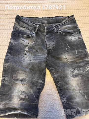 Продавам чисто нови дънки на Dsquared