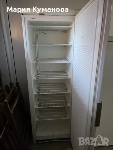 Продавам вертикален фризер Gorenje - голям, работещ