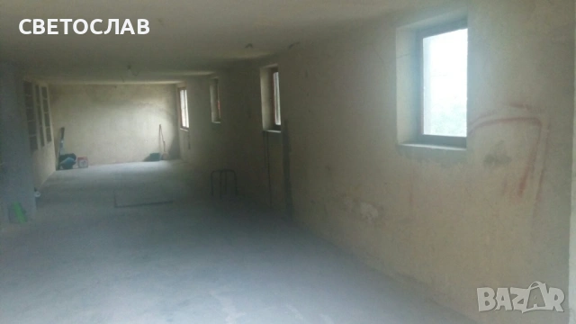 Давам под наем помещение 60 кв.м. подходящо за склад с размери 15 м. на 4 м. , снимка 3 - Складове - 54378247