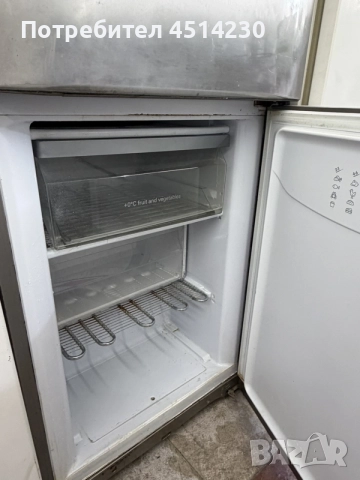 Хладилник Ariston – 200 × 60 см , снимка 9 - Хладилници - 55202343