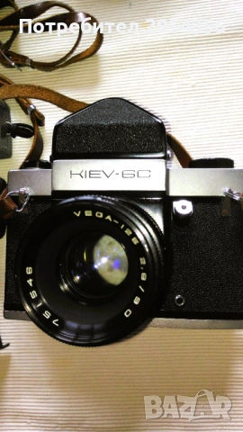 Продавам среден формат 6 на 6 КИЕВ 6-Ц   KIEV 6-C (байонет „Б“ (Pentacon Six), снимка 2 - Фотоапарати - 54371094