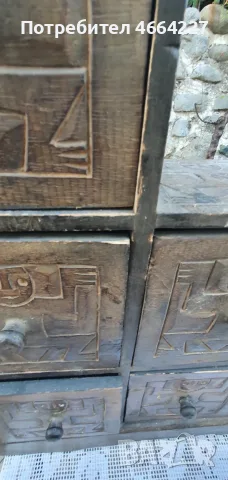 Уникално старинно дървено шкафче / комод – Ръчна дърворезба (Етно/Племенен стил), снимка 14 - Антикварни и старинни предмети - 55601046