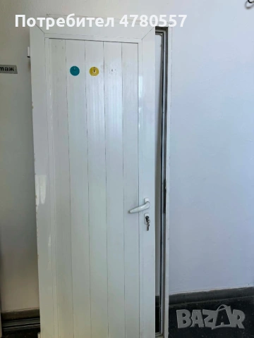 Алуминиева врата с каса 