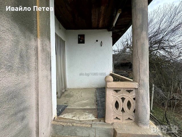 Двуетажна къща с двор - с. Белцов, обл. Русе (по договаряне), снимка 5 - Къщи - 55240802