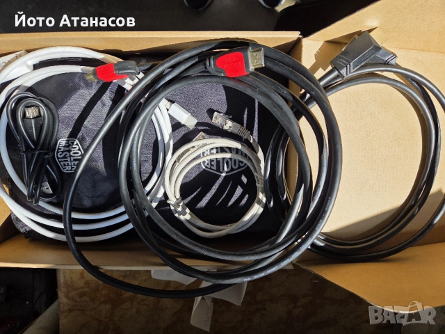 Няколко HDMI кабели