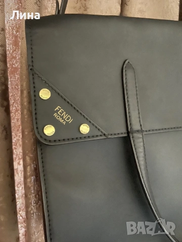 Дамска чанта Fendi, снимка 2 - Чанти - 54318260