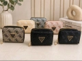 Дамски портмонета Guess - различни цветове - 11€, снимка 5