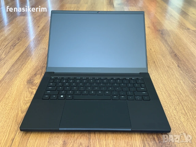 14' 2.5K 240Hz Ryzen 9 8945HS Razer Blade 32GB DDR5/1TB NVMe/Nvidia RTX 4070 8GB/Бат. 6ч, снимка 3 - Лаптопи за игри - 54714961