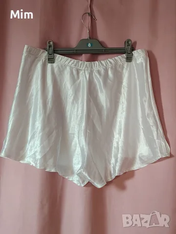 XL/ /2XL Бели сатенени шорти , снимка 2 - Бельо - 55649014