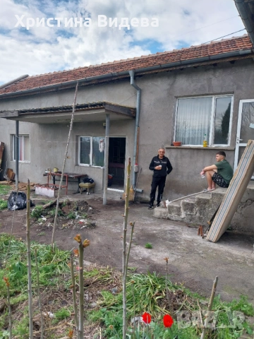 На 1 етаж с допълнителни постройки, снимка 5 - Къщи - 54368812