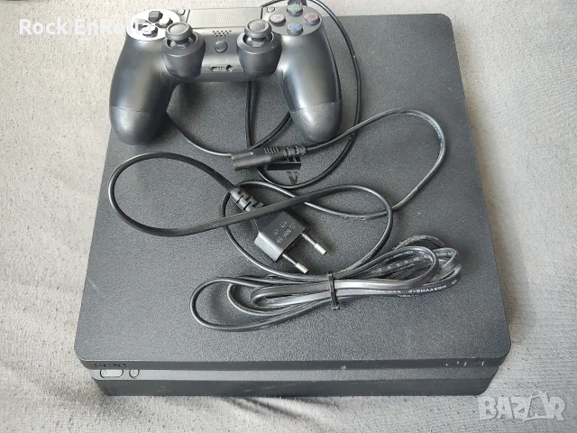 Playstation 4 Slim !
