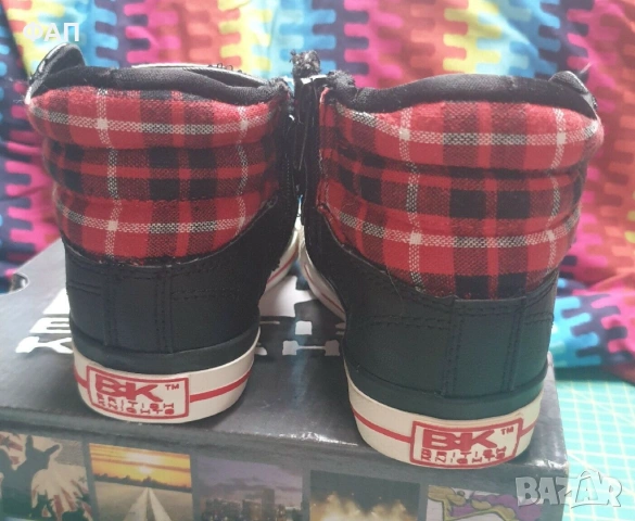 BritishKnights Black/Red Trainers Size EU29, детски , нови в кутия, снимка 6 - Детски маратонки - 54366237