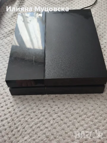 Playstation 4 fat с волан thrustmaster T80 ,един джойстик.
