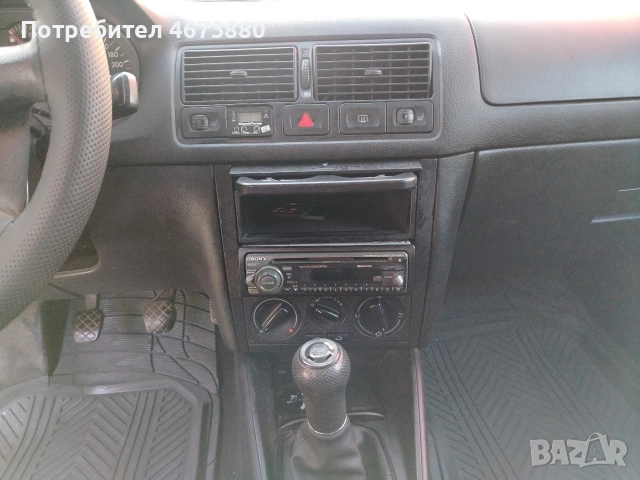 Vw Golf 1.6 SR, снимка 12 - Автомобили и джипове - 54824803