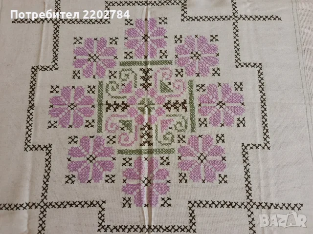 Битови, бродирани карета за маса , снимка 14 - Покривки за маси - 55660926