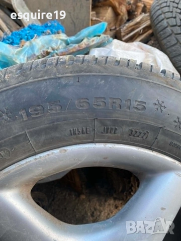 Зимни гуми DUNLOP 195/65/15, снимка 2 - Гуми и джанти - 55077641