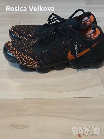 Маратонки NIKE 