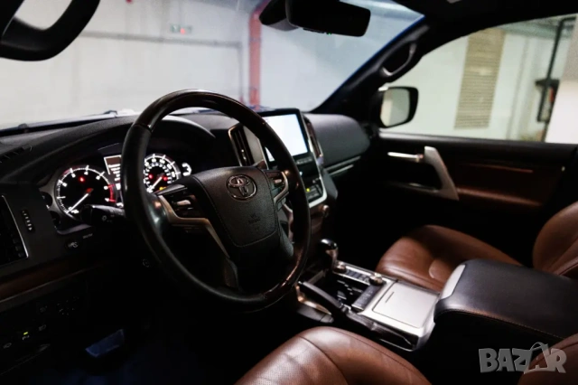 Toyota Land Cruiser 200, V8 - 5.7 L., снимка 7 - Rent a car - 54834188