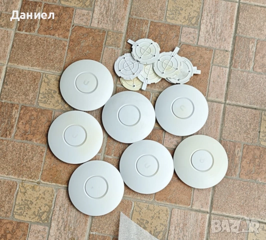 7x Ubiquiti UniFi UAP-AC-Lite access point