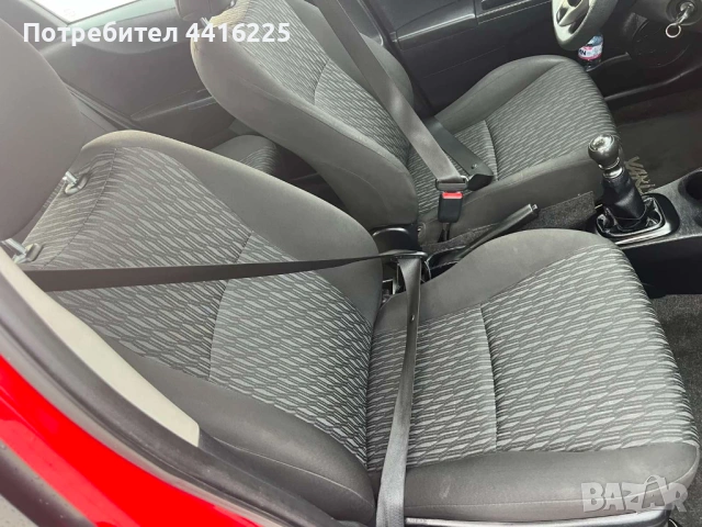 Toyota Yaris 1.3 VVT-i 6sp, снимка 8 - Автомобили и джипове - 54037256