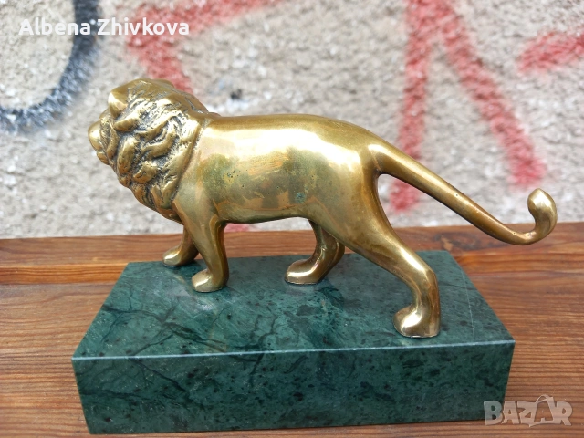 Авторска пластика Месингови лъв на мрамор, снимка 3 - Картини - 54571957