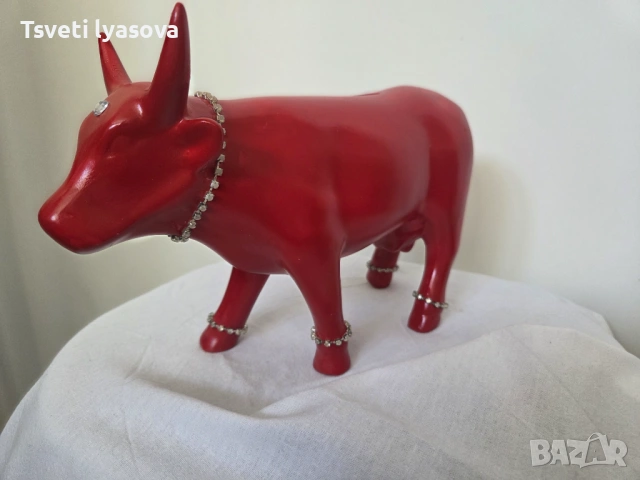 Декоративна фигурка на крава, снимка 2 - Декорация за дома - 54331995