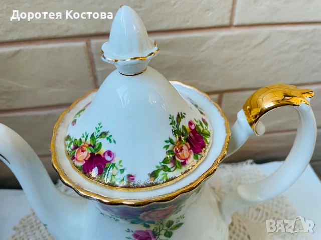 Прекрасен чайник Royal Albert от Англия , снимка 3 - Антикварни и старинни предмети - 55227596