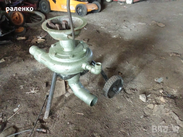 помпа за вода и редуктори по 30е за брой