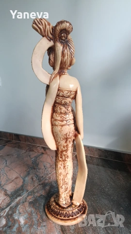 Статуетка от остров Бали на танцьорка в традиционни одежди. , снимка 7 - Статуетки - 53989710