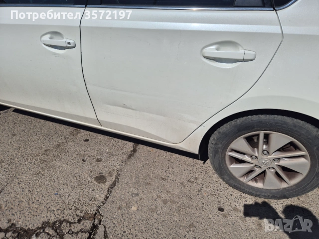 Toyota Auris Hybrid, снимка 7 - Автомобили и джипове - 54368966