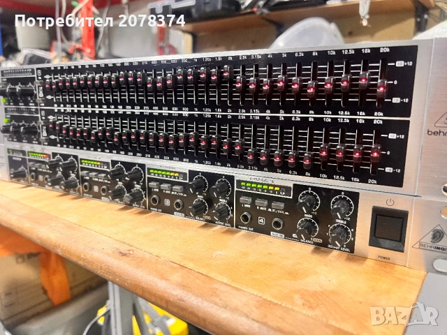 BEHRINGER ULTRAGRAPH PRO AUDIOPHILE 31-BAND STEREO GRAPHIC EQUALIZER  POWERPLAY PRO-M