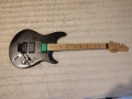 Електрическа китара Behringer Super Strat style в отлично състояние., снимка 1