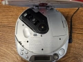 Дискмен Sony Walkman D-NE511 + Оригинално зарядно – Японски звук без компромиси, снимка 2