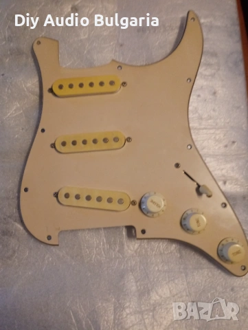 Пикгард Pickguard Squier Stratocaster