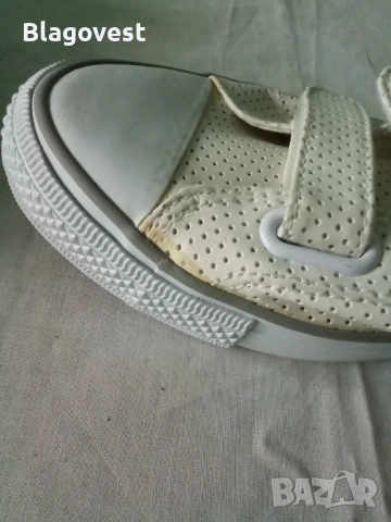 Нови кецове, но леко дефектни, снимка 4 - Кецове - 54086349