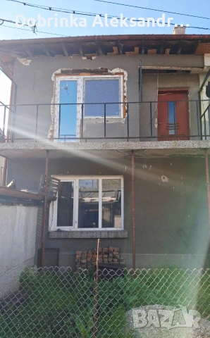 Къща в кв. Гагарин до магазин Лидл, снимка 6 - Къщи - 54983780