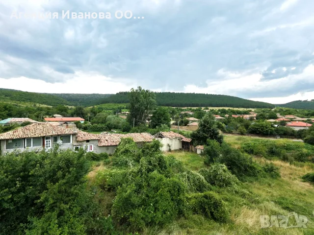 🏡 Двуетажна къща с панорамна гледка | с. Лиляк | Само 7 км от Търговище, снимка 4 - Къщи - 55300221